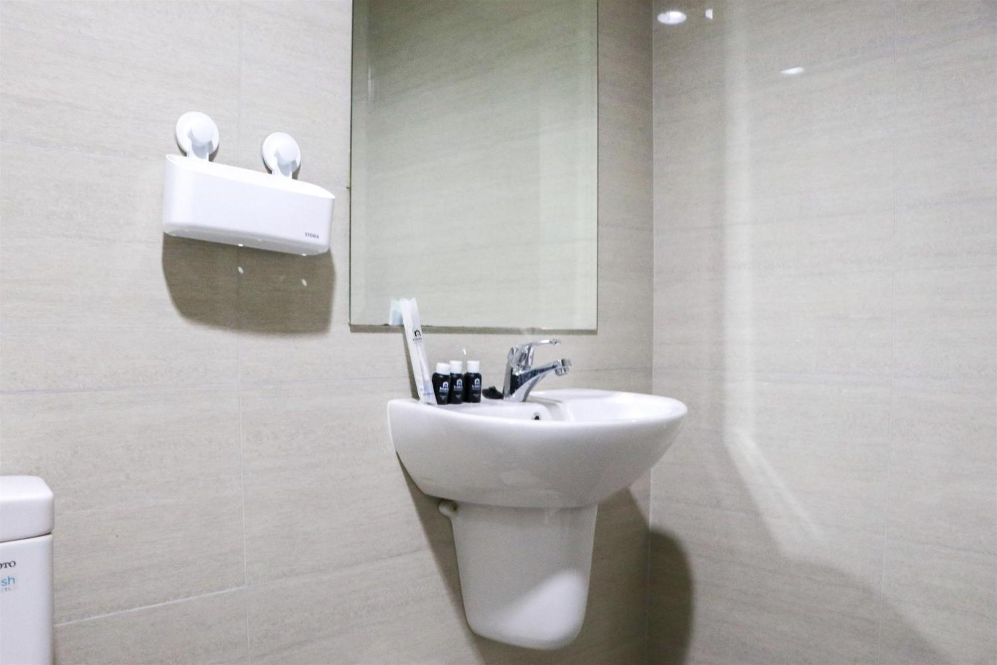 Apartemen Spacious And Homey 2br At Ciputra International By Travelio