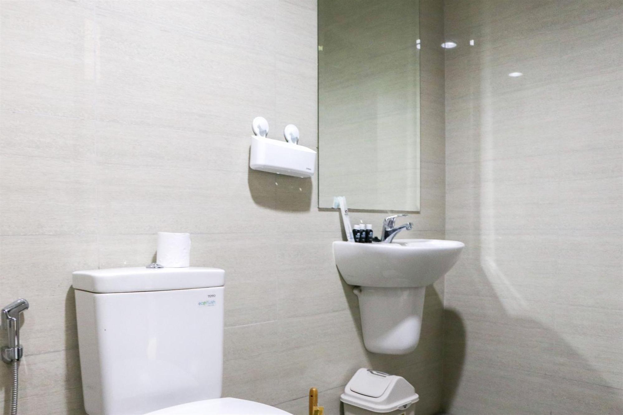 Spacious And Homey 2br At Ciputra International By Travelio * Jakarta