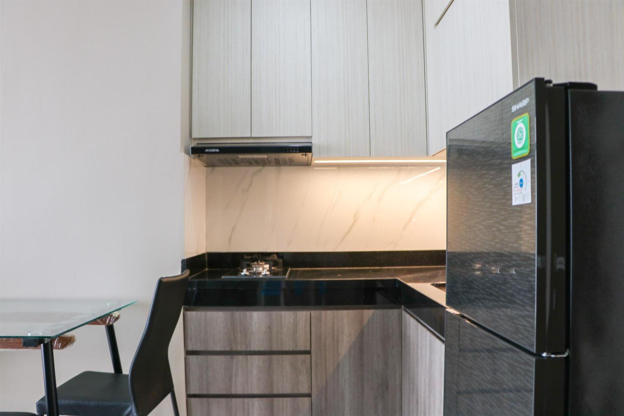 Spacious And Homey 2br At Ciputra International By Travelio * Jakarta
