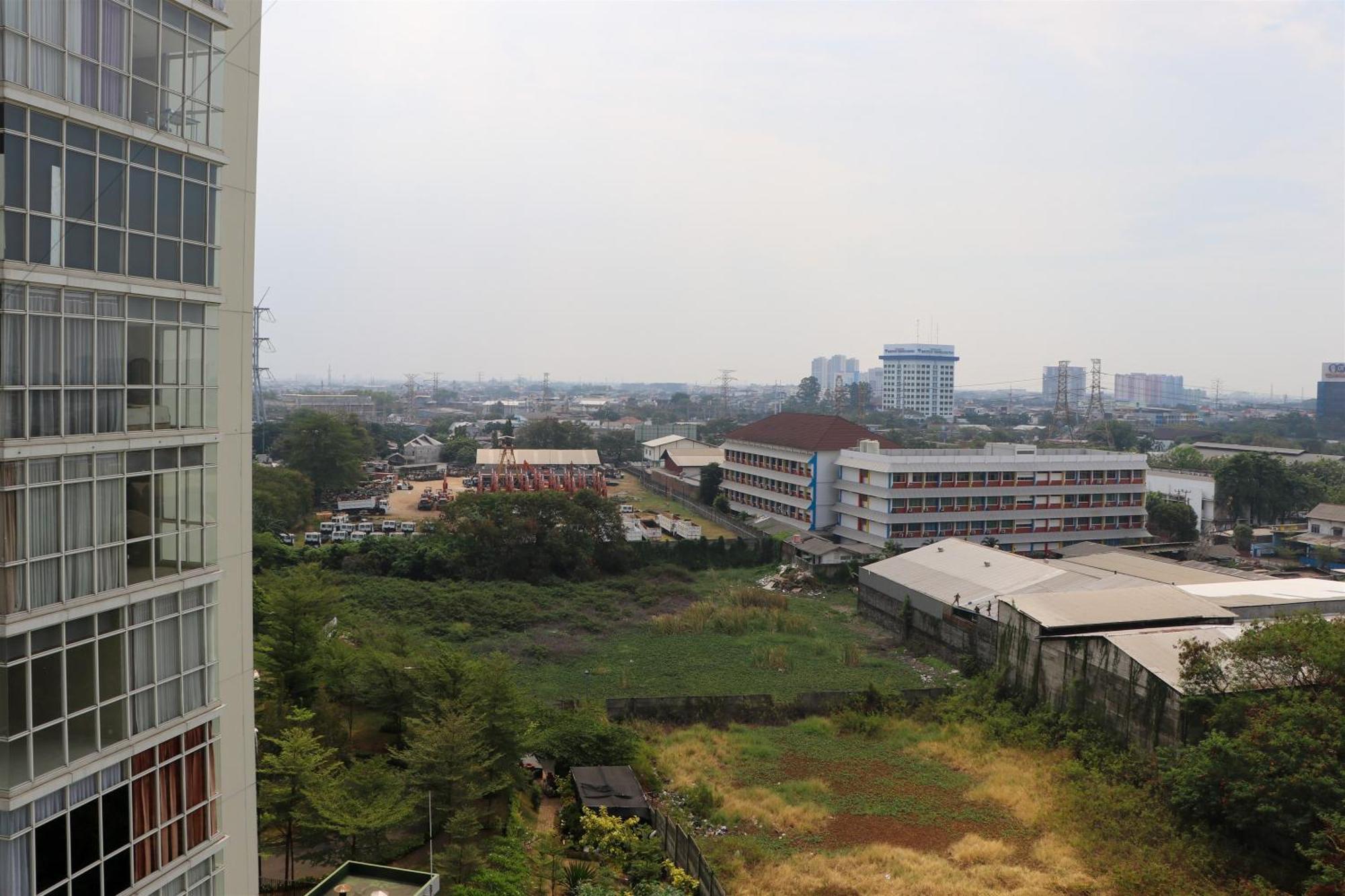 Apartemen Spacious And Homey 2br At Ciputra International By Travelio